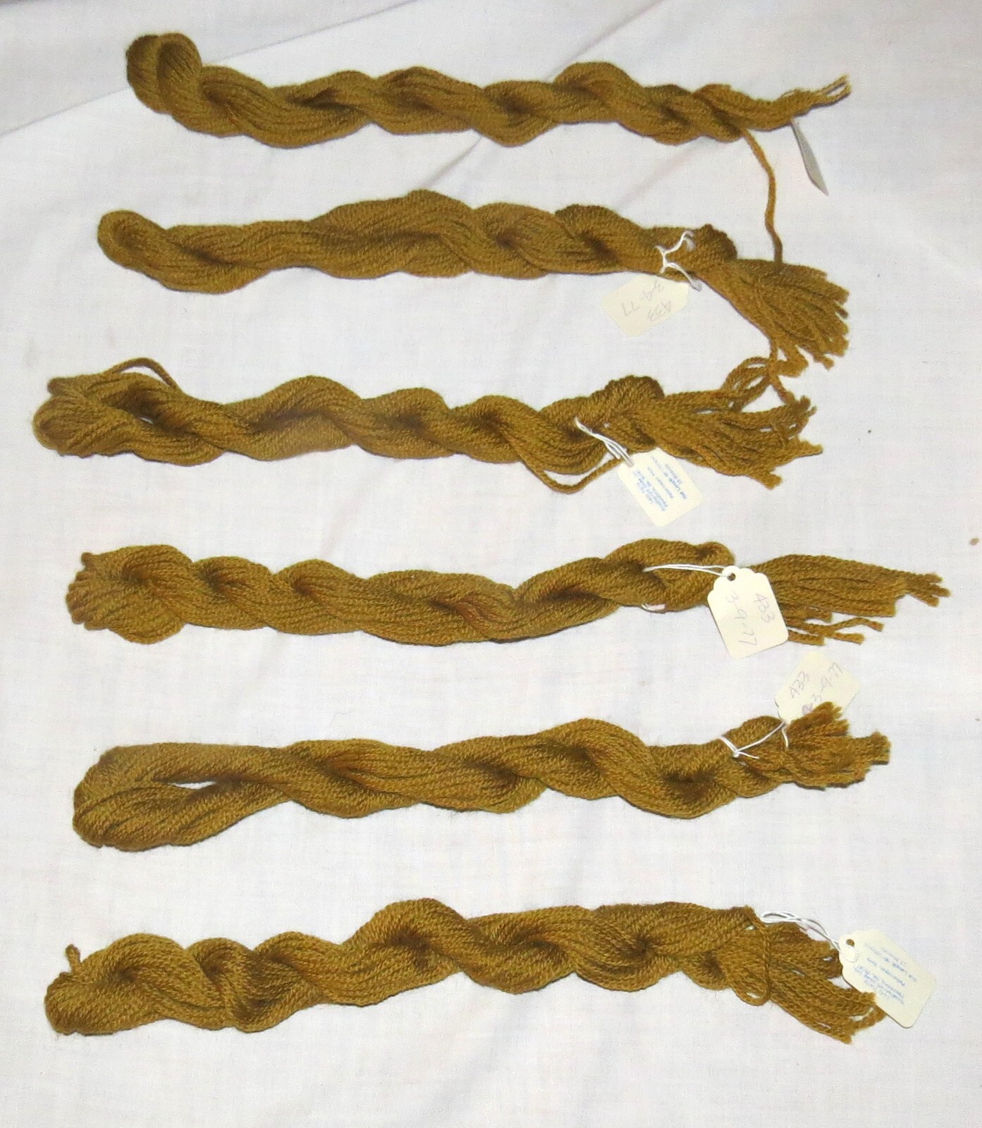 Lazy Daisy Paternayan  Yarn Old Gold Colour No. 433 SIX Skeins New