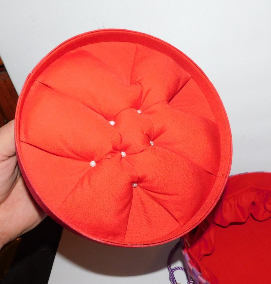 NEAT RED HATTERS TRINKET BOX