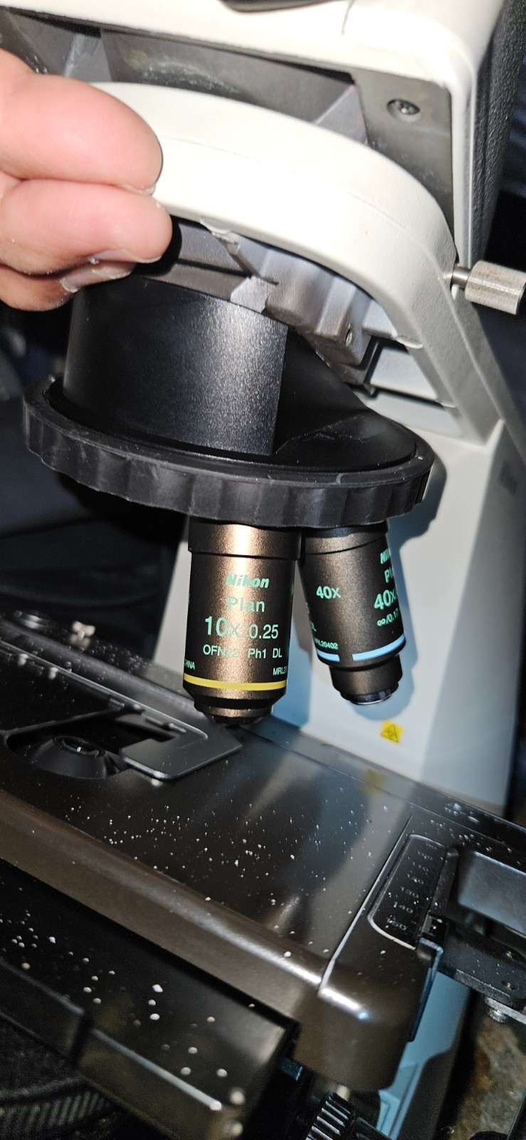 Nikon ECLIPSE Ci-L Microscope with 2 objectives