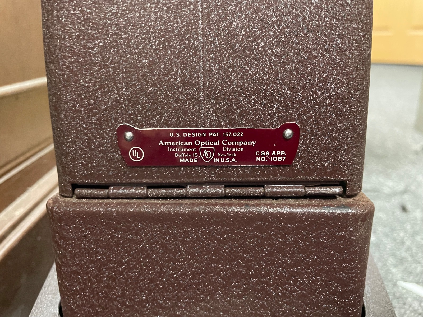 Vintage Delineascope Model MC Slide Projector w/Case. American Optical Co.