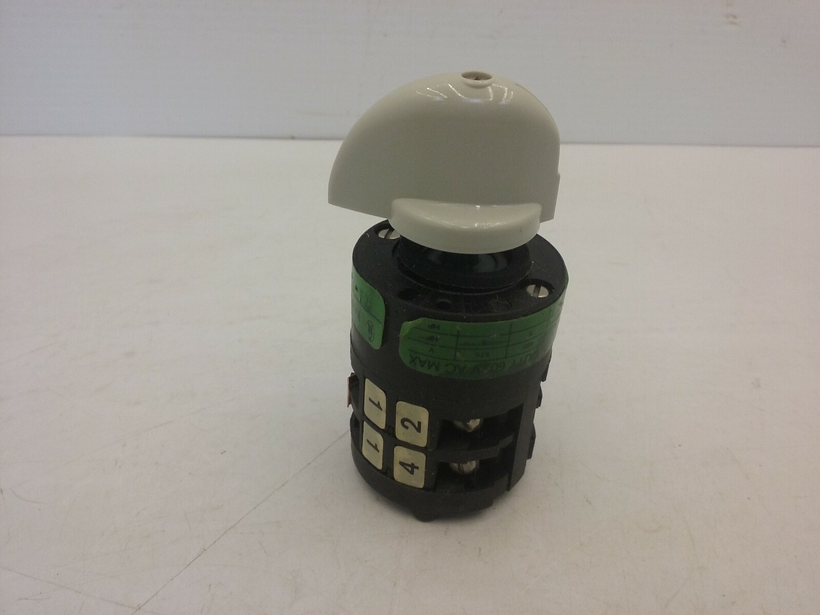 KLOCKNER MOELLER T1-2-67-3084/EZ ROTARY CAM SWITCH 600V AC