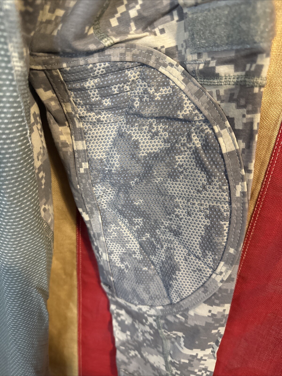 Medium - USGI ACU Massif Digital Camo Army Combat Shirt Uniform 7400