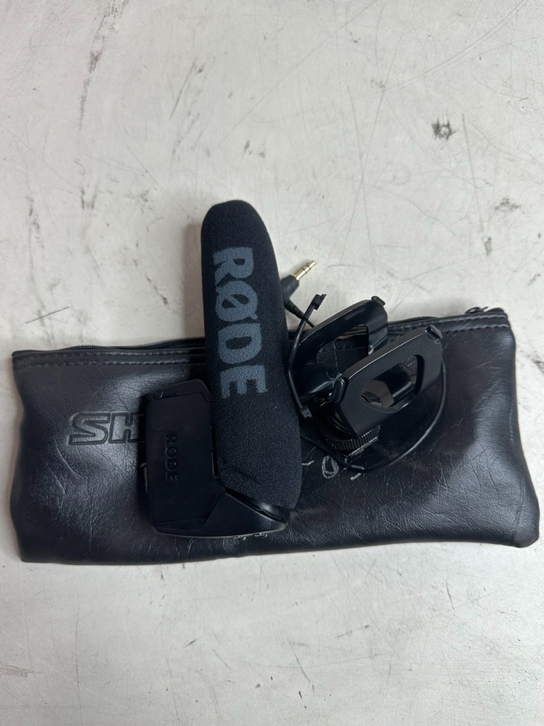 Rode VideoMic Pro On-Camera Shotgun Microphone READ