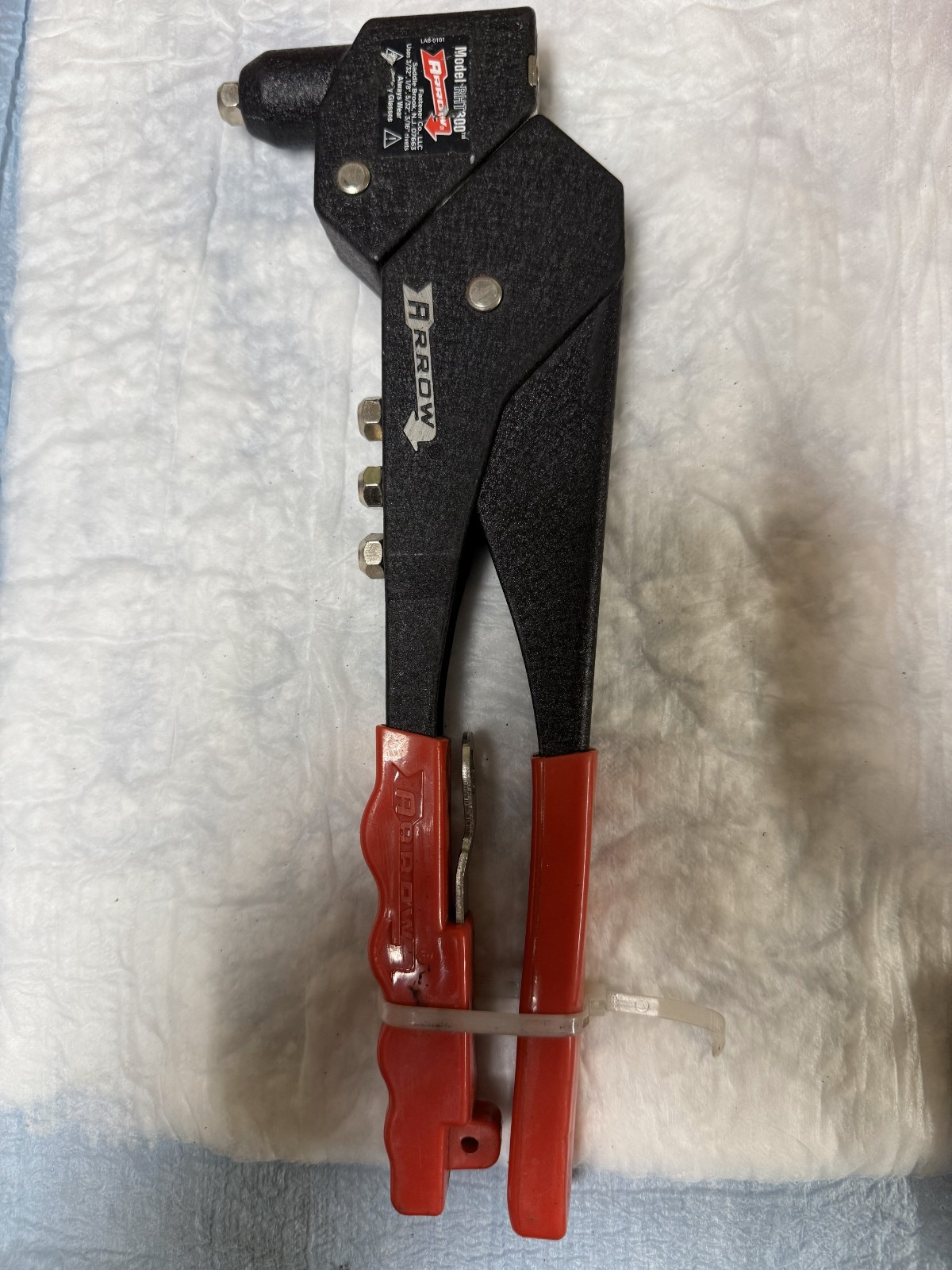 Arrow RHT300 Swivel Head Rivet Tool