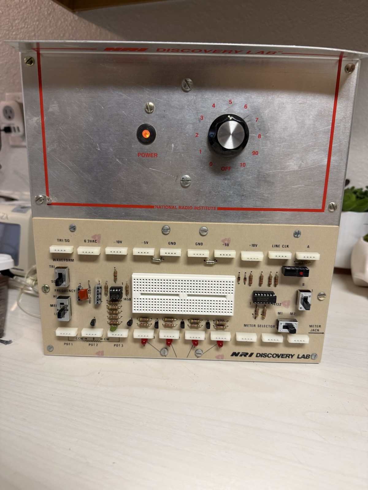 Vintage NRI Discovery Lab Electronics Trainer Not Tested