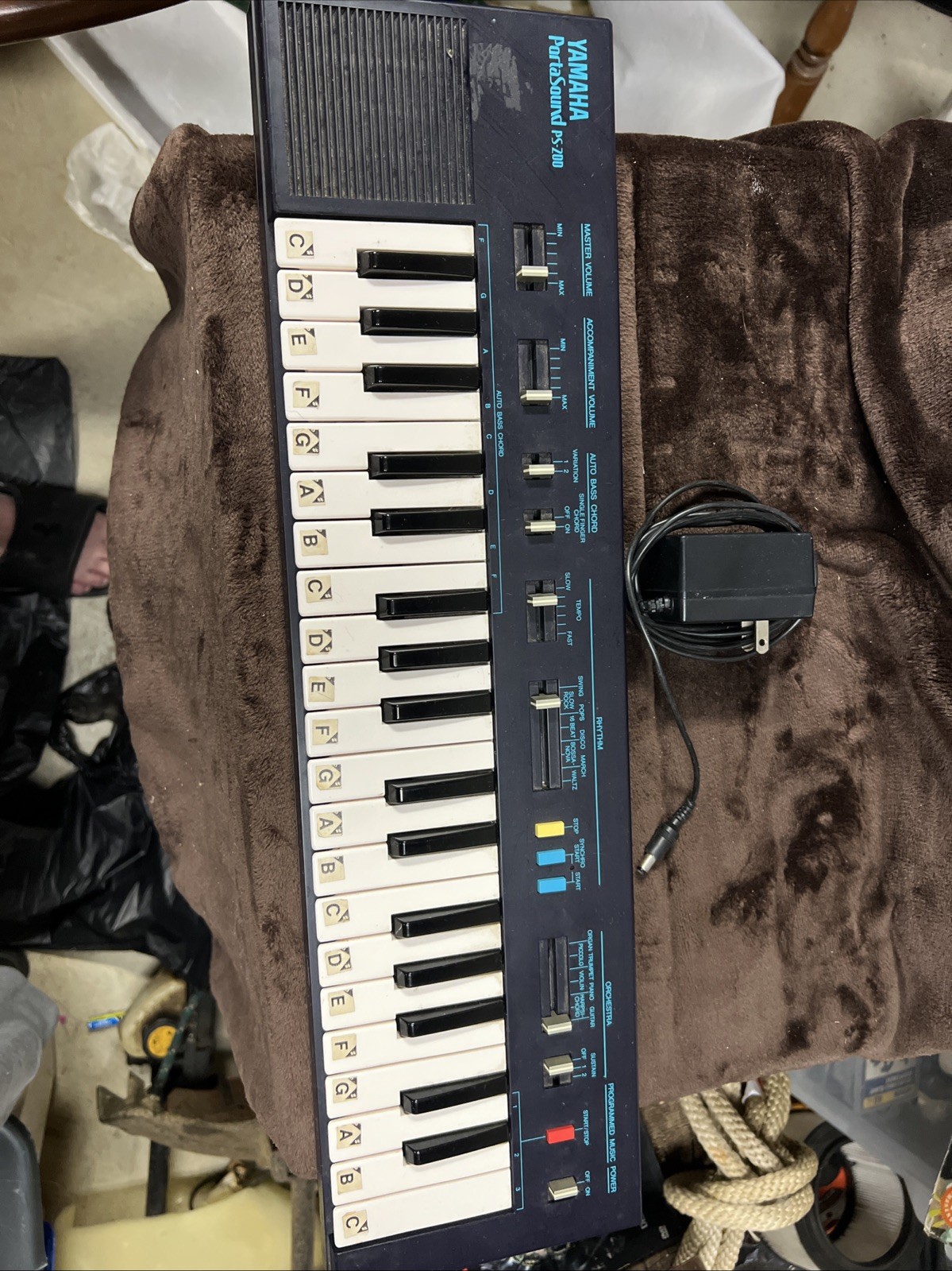 Yamaha PortaSound PS-200 Electric Keyboard, Battery or AC Powered, Groovy Tested