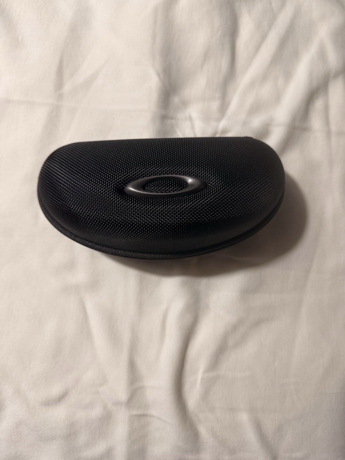 Oakley Sunglasses Zip Semi-Rigid Sunglasses Case Black Clam Shell and Pouch Bag