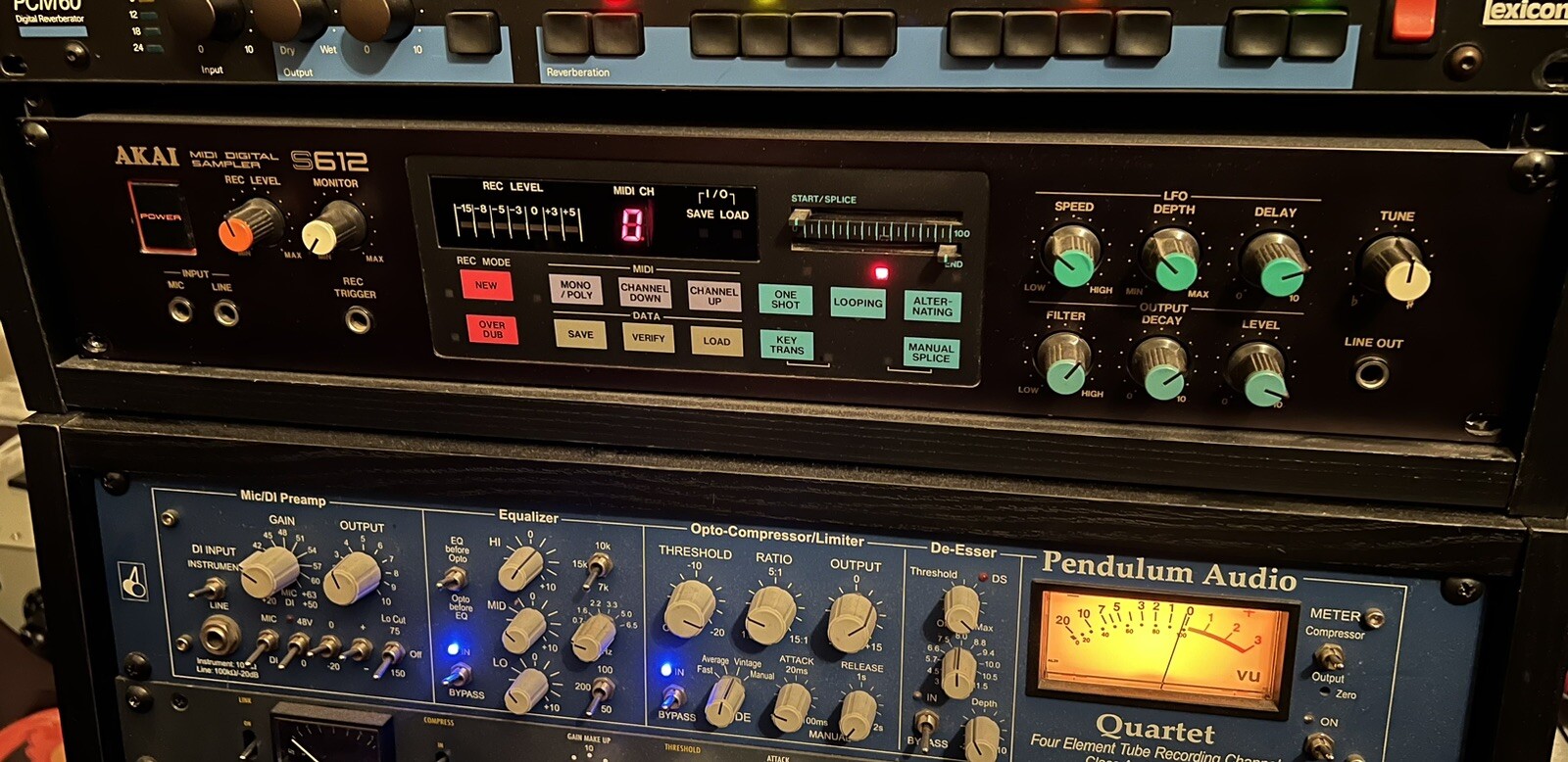 Akai S612