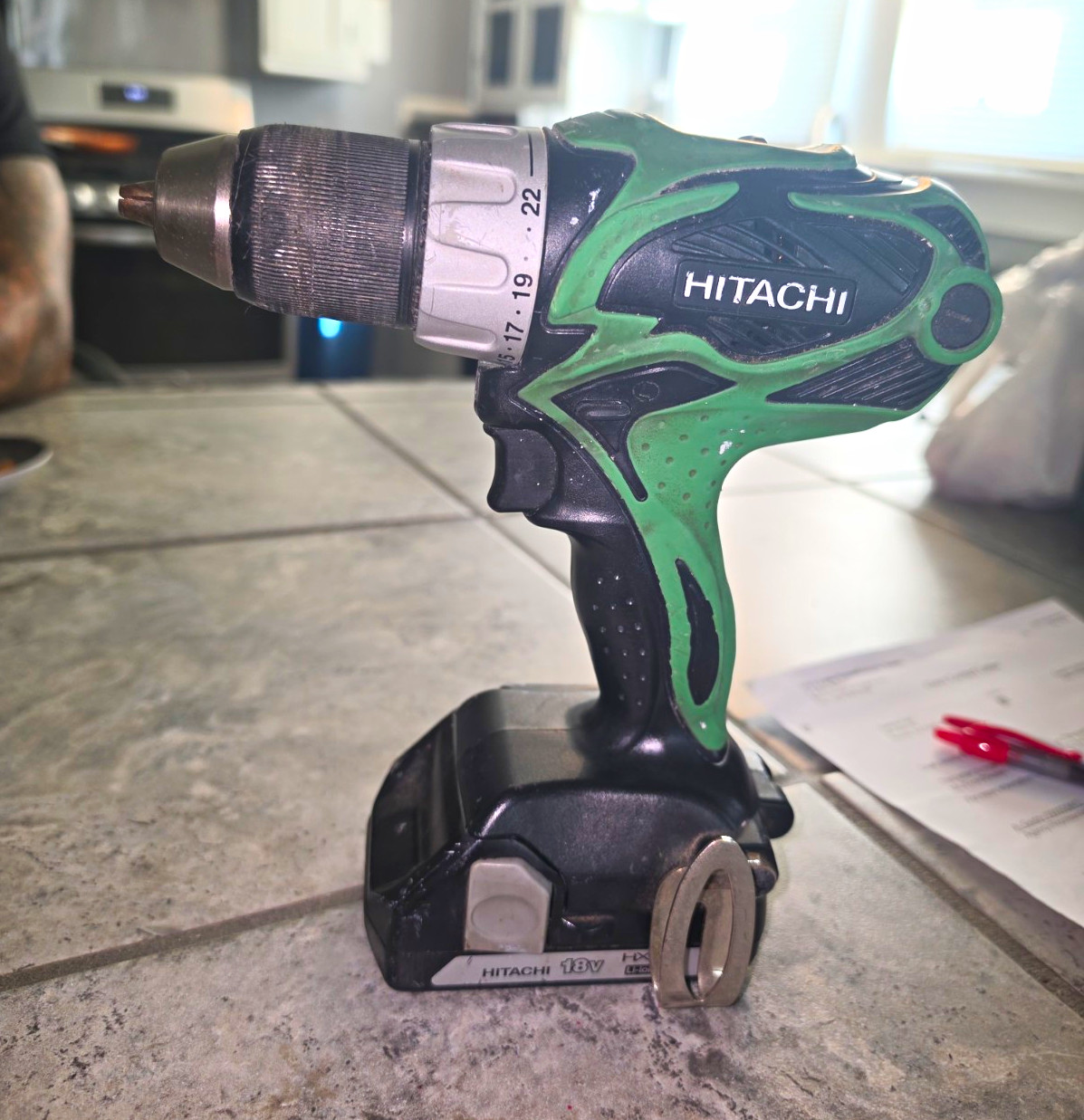 Hitachi 18V Cordless Drill/Driver Green/Black Keyless Chuck w/ Battery