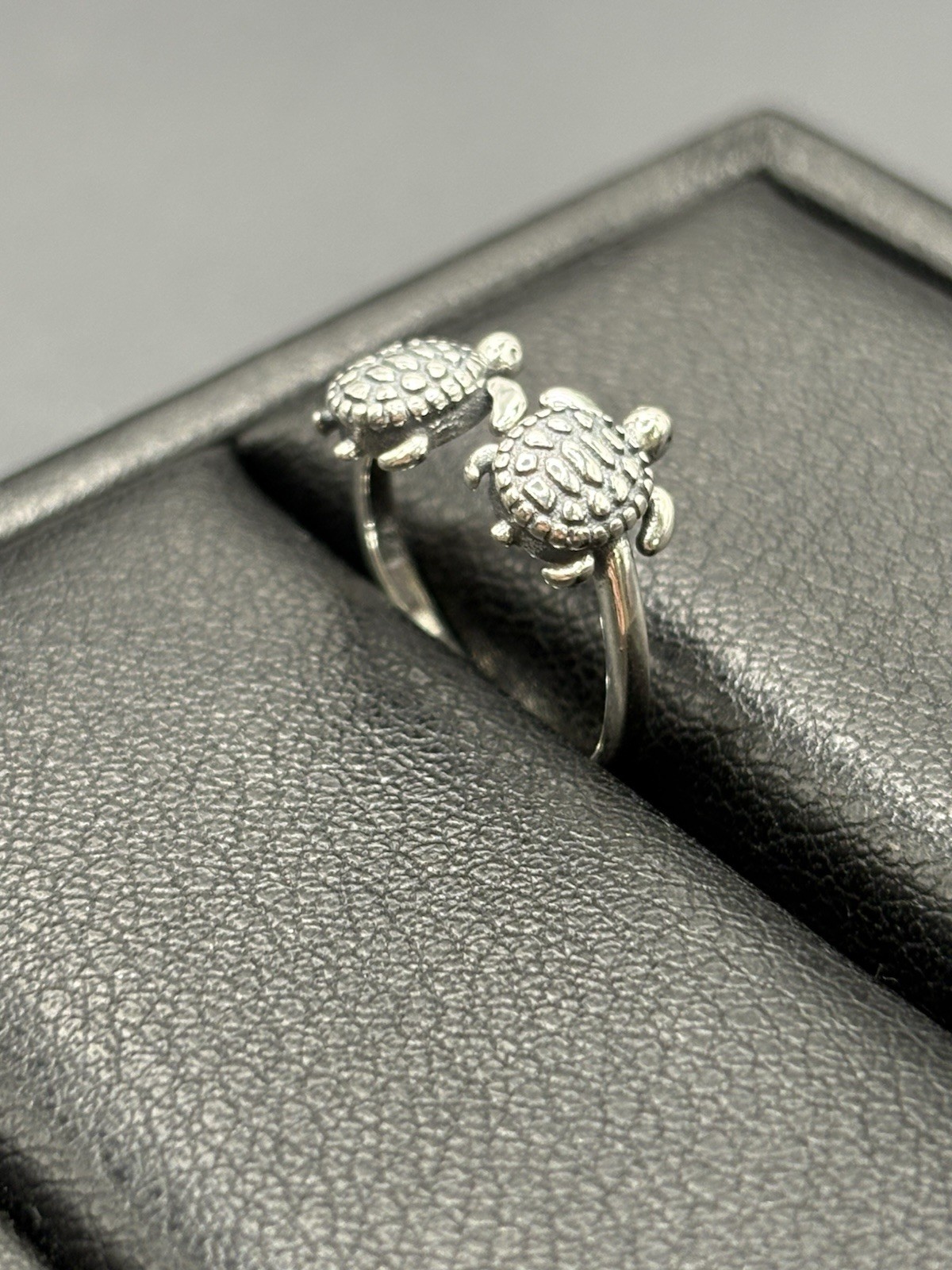 New Condition Sterling Silver Turtle Toe Ring 925 B12