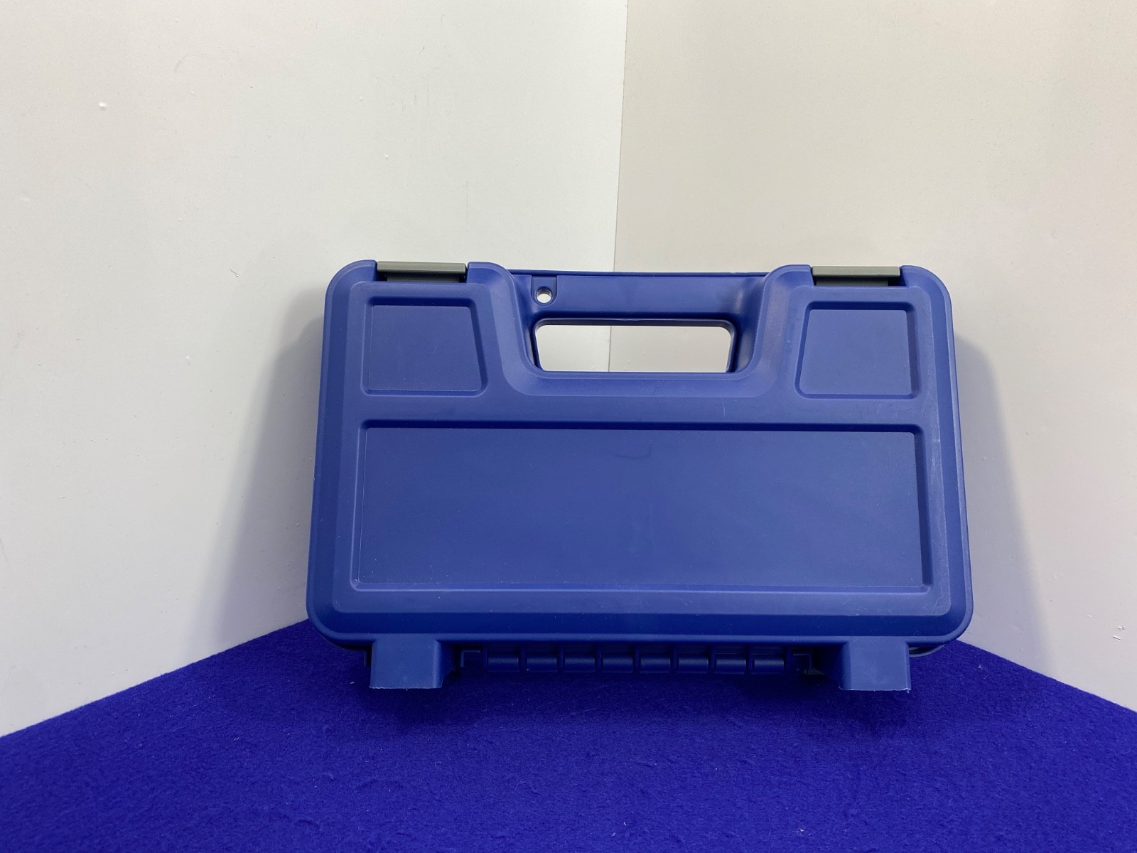Smith&Wesson Factory Blue Hard Case with Foam Insert & Hoppes Cloth Factory OEM
