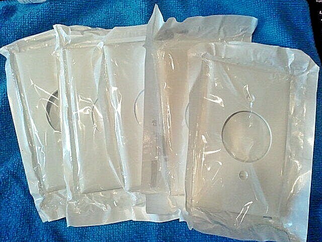5 PACK Leviton 80720-W 1-Gang 1.60-Inch Diameter, Device  Wall plates, New