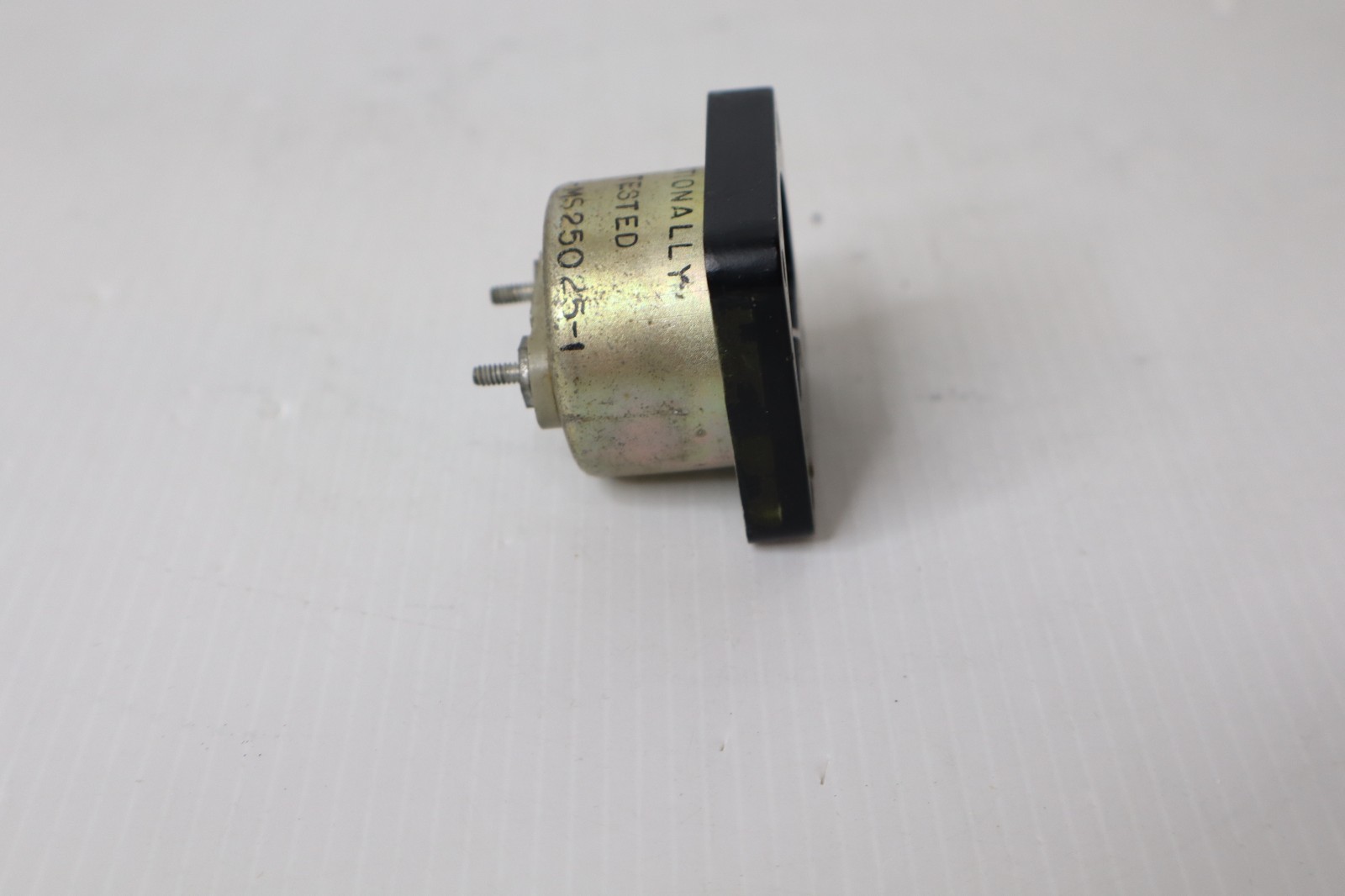 MIL-A-6752A Battery Load Indicator