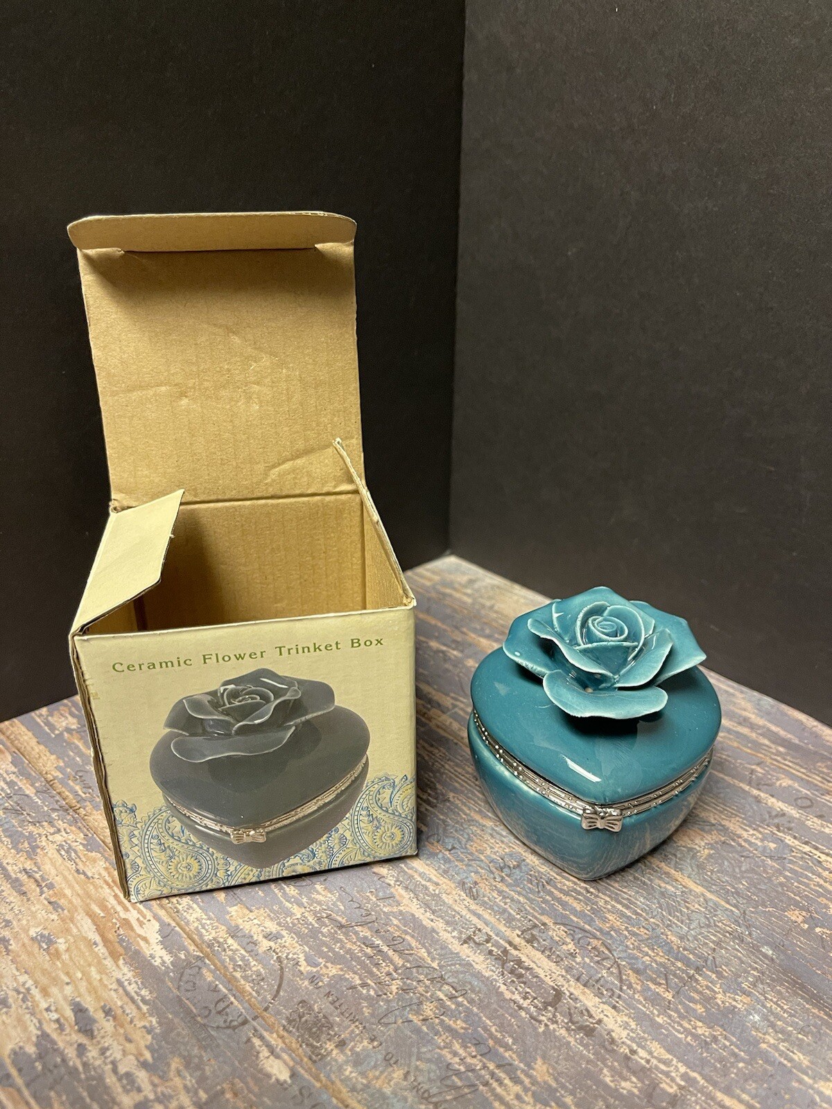 Cracker Barrel CERAMIC FLOWER TRINKET BOX New In Box! 2.5"wide 2.5" tall