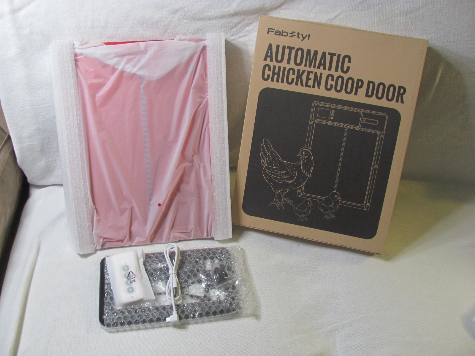 Fabstyl Automatic Chicken Coop Door SolarPower New Open Box