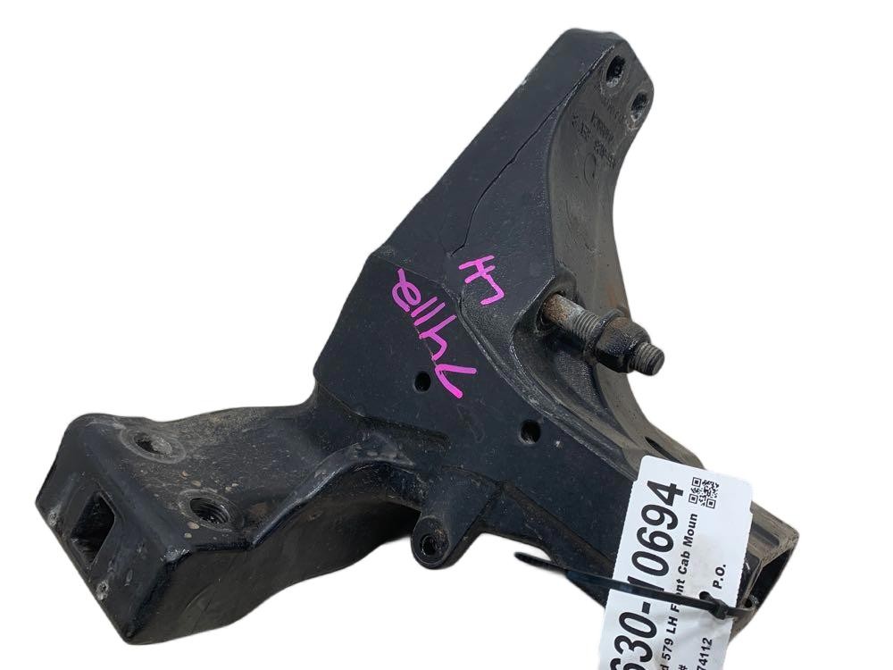 2016 Cab Mount for Peterbilt 579 (630-10694)