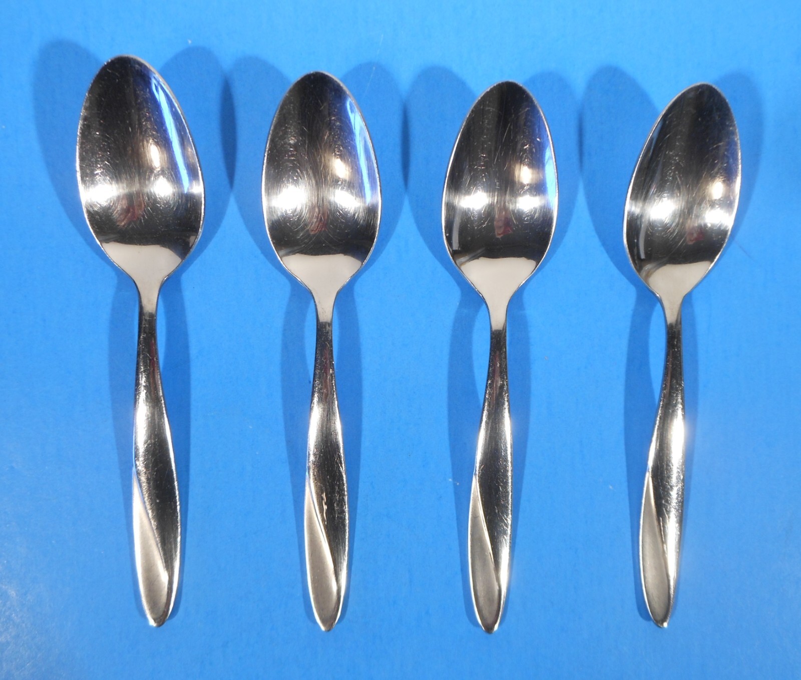 4 ONEIDA SIMMER STAINLESS STEEL TABLESPOONS CHINA B