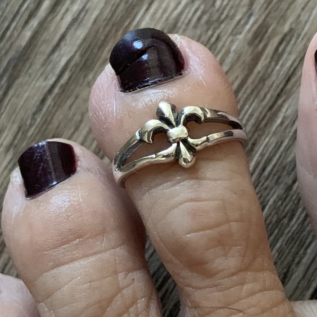 Sterling Silver Fleur De Lis Toe Ring, Silver Rings, Flower Ring, Saints Ring