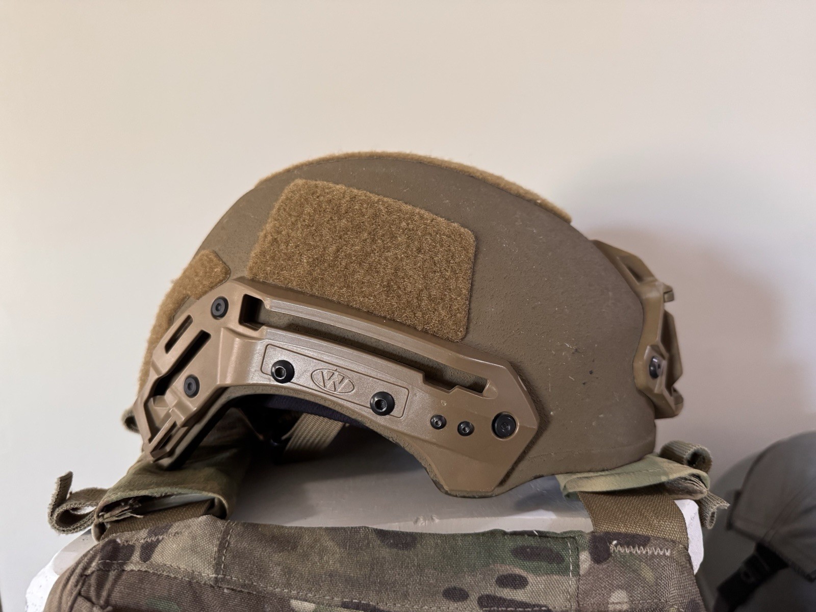 Team Wendy Exfil Large Light High Cut Ballistic Helmet Military Surplus SOF USMC