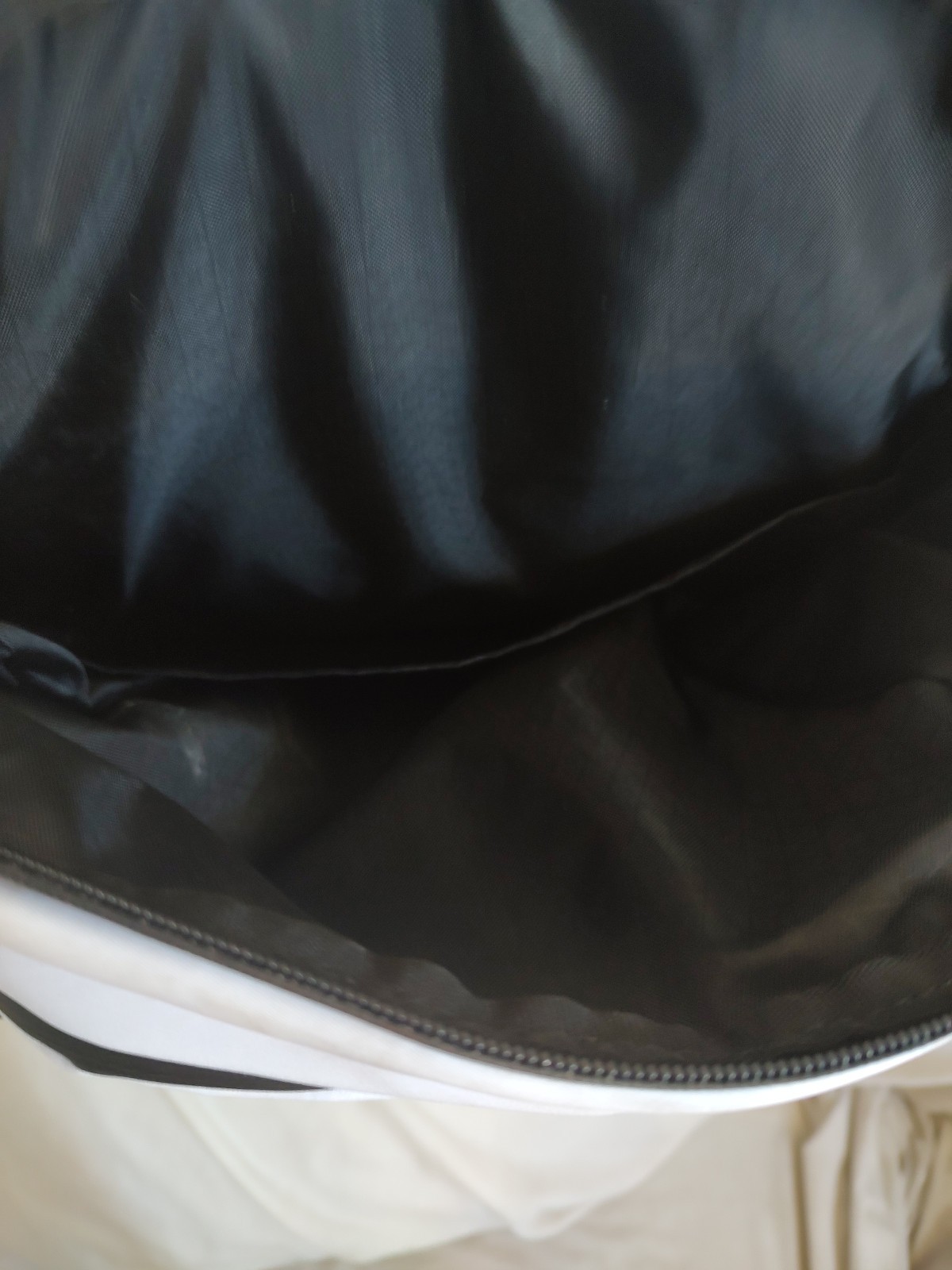 OAKLEY WHITE/ BLACK NYLON LARGE BACKPACK