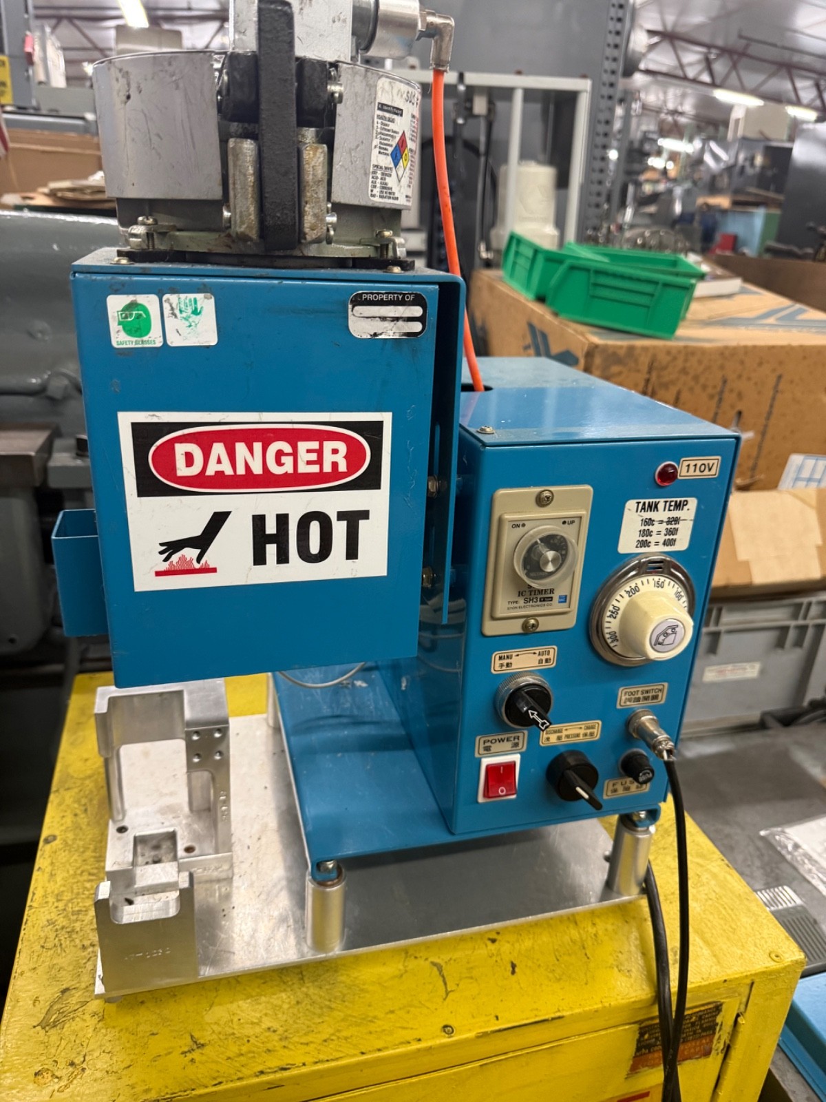 Surebonder 753 Pneumatic Hot Melt Applicator