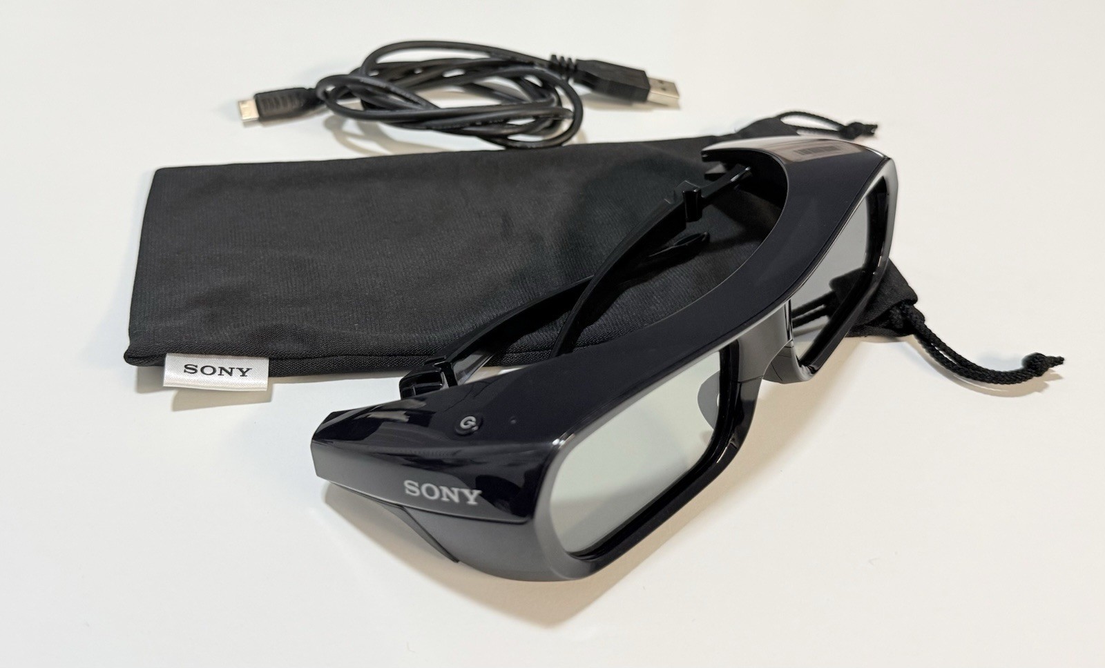 Sony TDG-BR250 Rechargeable 3D Active 3D Glasses w/ Pouch, And Cable