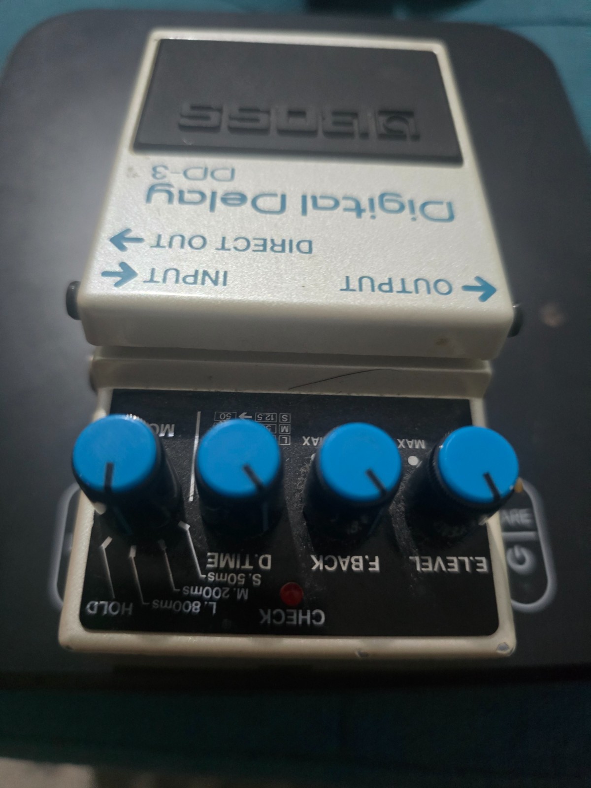 Boss (DD-3) Digital Delay Guitar Effect Pedal