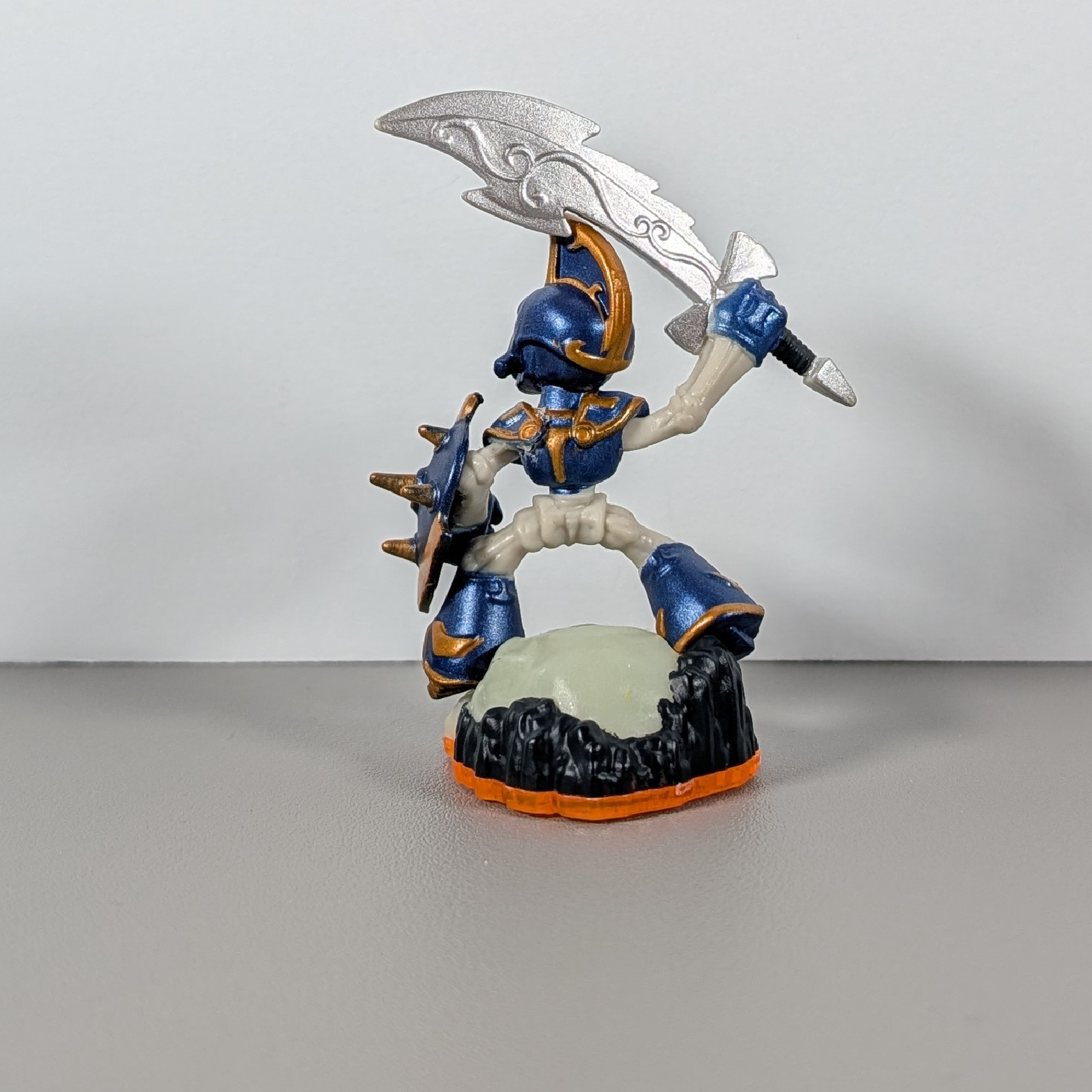 Skylanders Giants Figure – Chop Chop (Orange Base)