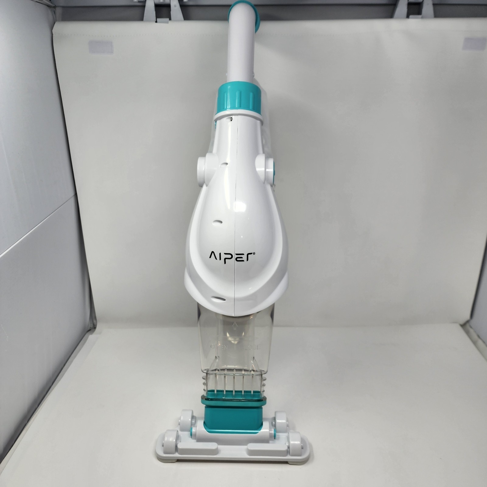 AIPER Pilot H1 Handheld Cordless Rechargeable Pool Vacuum Cleaner