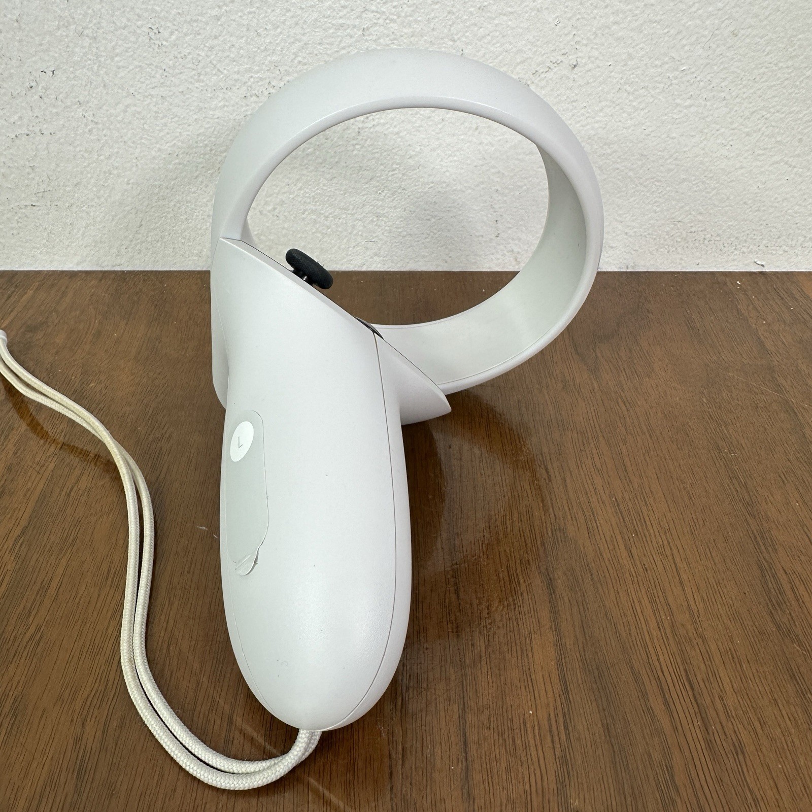 Oculus Touch Left Controller for Quest 2 System - White (LX39EM) with Box