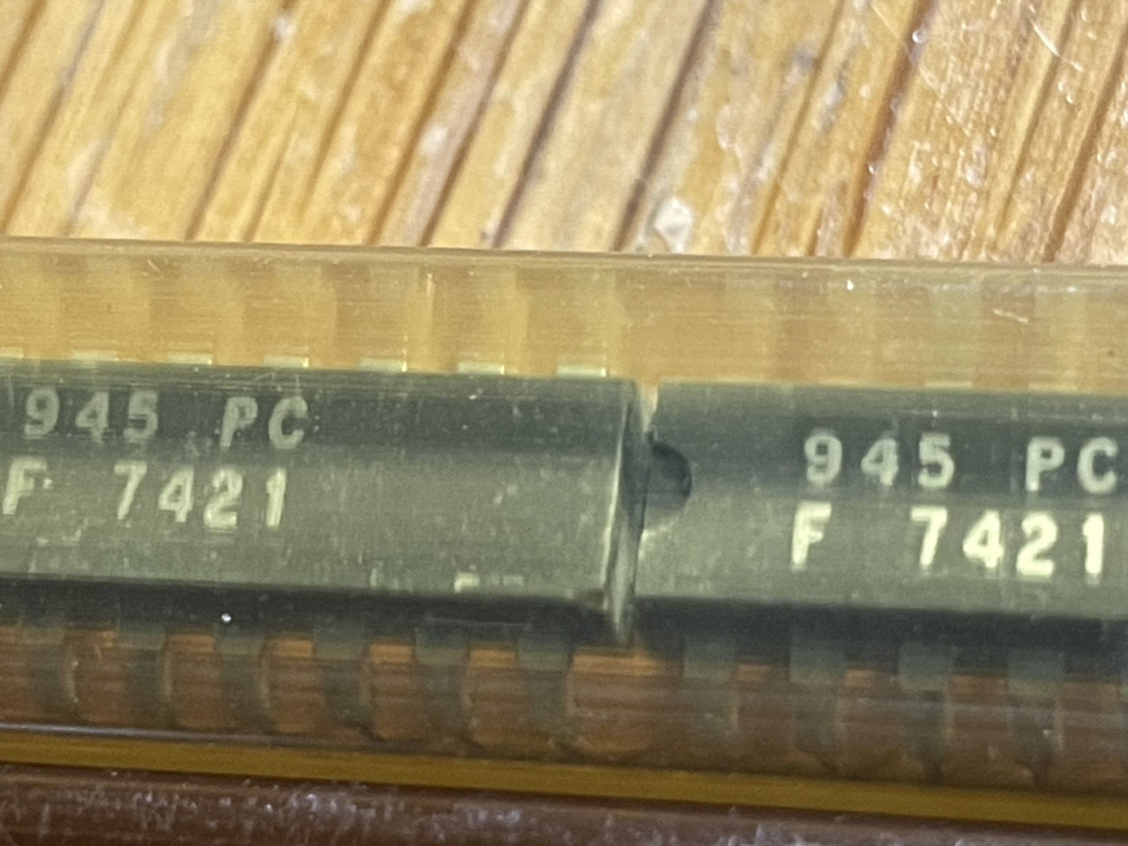 A lot of TWO (2) FAIRCHILD 945PC, R/S Flip Flop DTL logic, PDIP14.