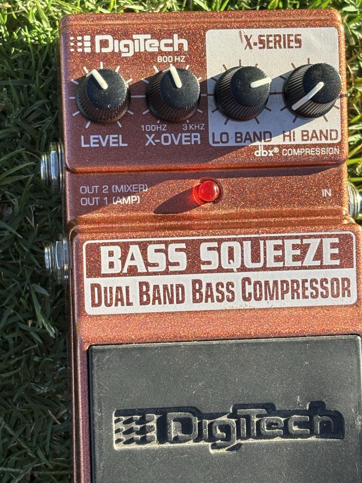 DigiTech Bass Squeeze Dual Band X-Series Compression Effect Pedal VINTAGE