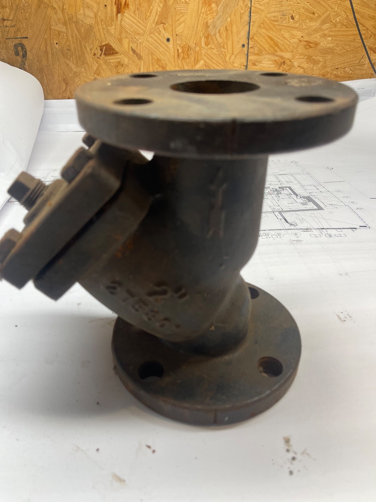 Mueller  275801 Y Strainer 2" Pipe, Flanged, Cast iron