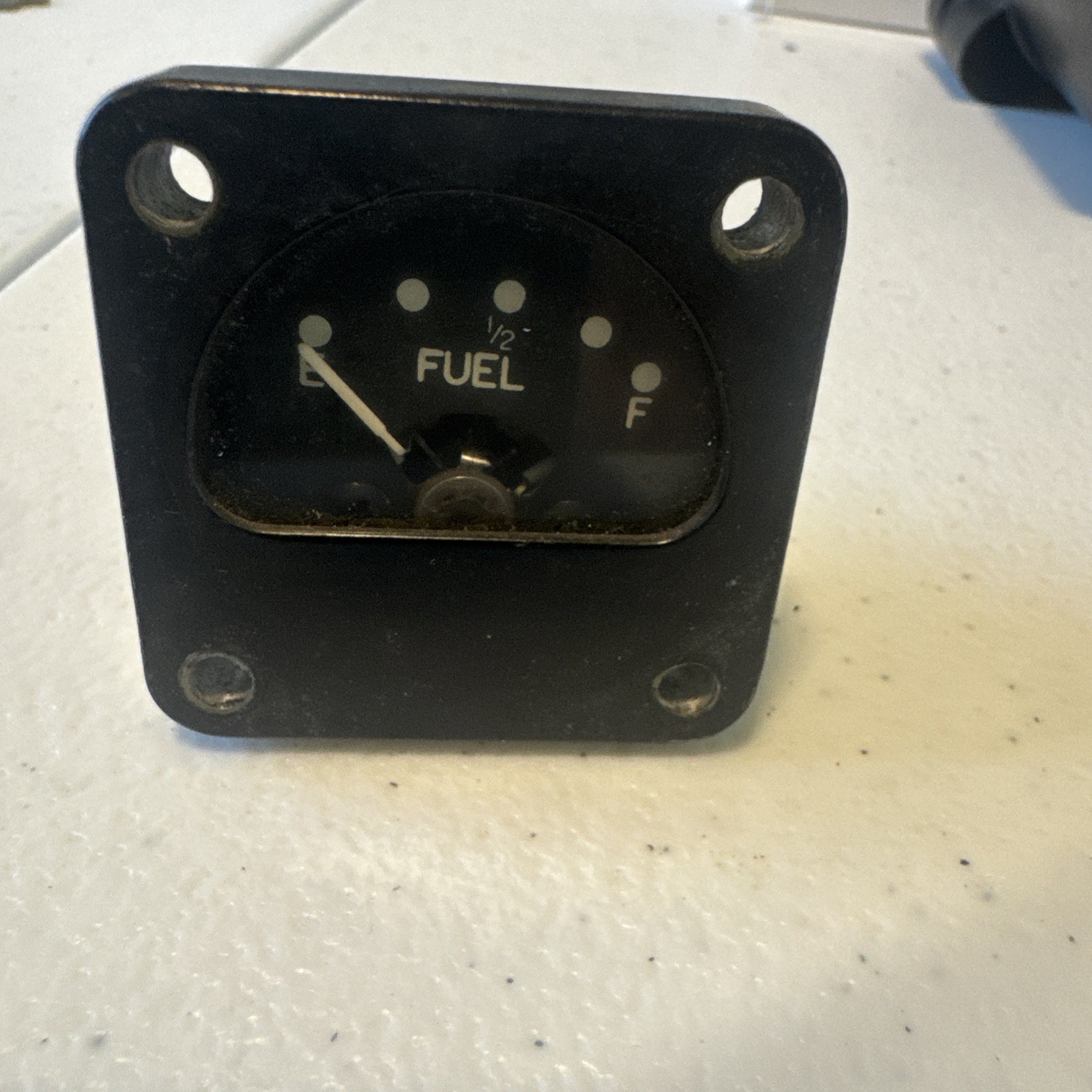 Beech Aircraft Fuel Gage Indicator P/N 198426-25 CONF 50-384001-25