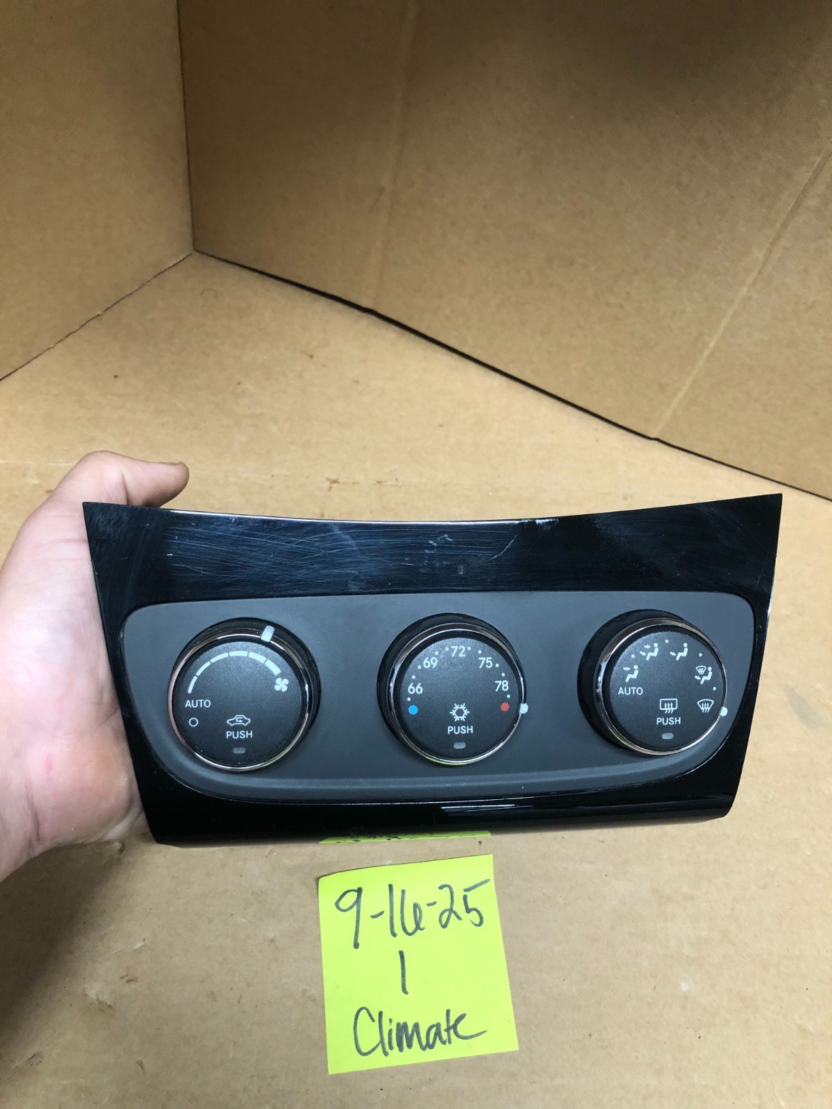 11-14 Chrysler 200 Heater A/C Temp HVAC Climate Control Temperature 55111888AI