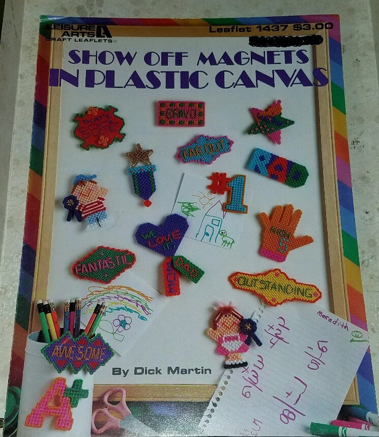 AP17  LEISURE ARTS 1992, SHOW OFF MAGNETS IN PLASTIC CANVAS - 15 DESIGNS