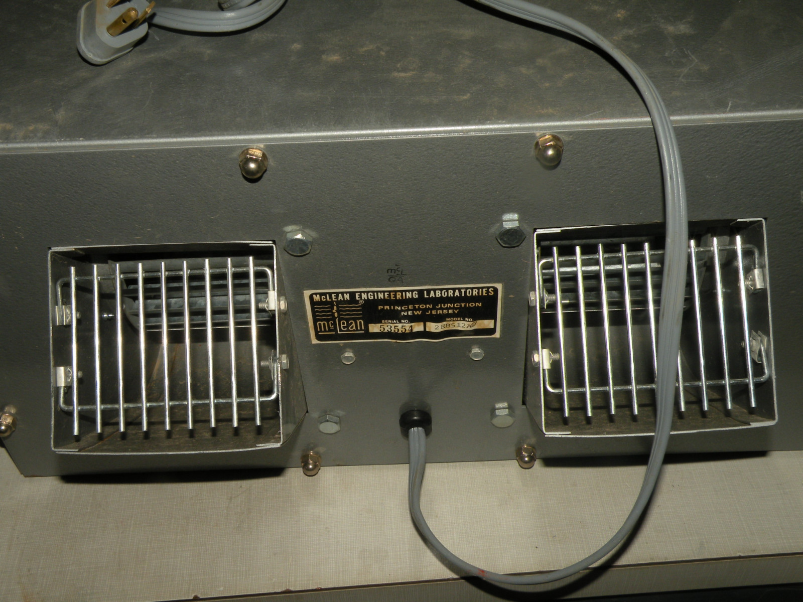 McLEAN Model 2EB512A47 Rackmount Fan Blower Unit