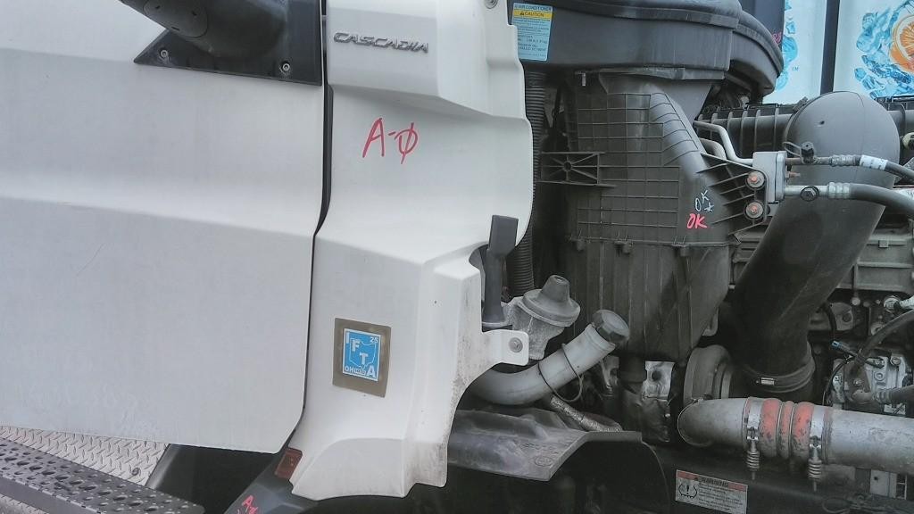 For 2022 FREIGHTLINER CASCADIA 116 COWL Right ,  OH