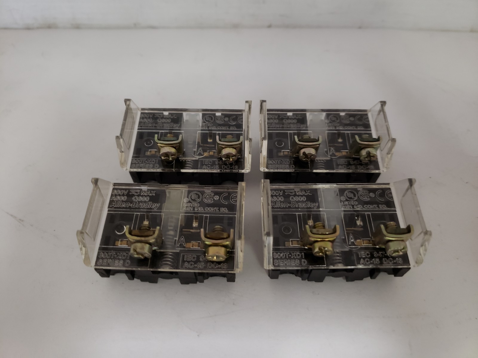 ALLEN BRADLEY 800T-XD1 CONTACT BLOCK 1NO SERSIES D (LOT OF 4) NNB