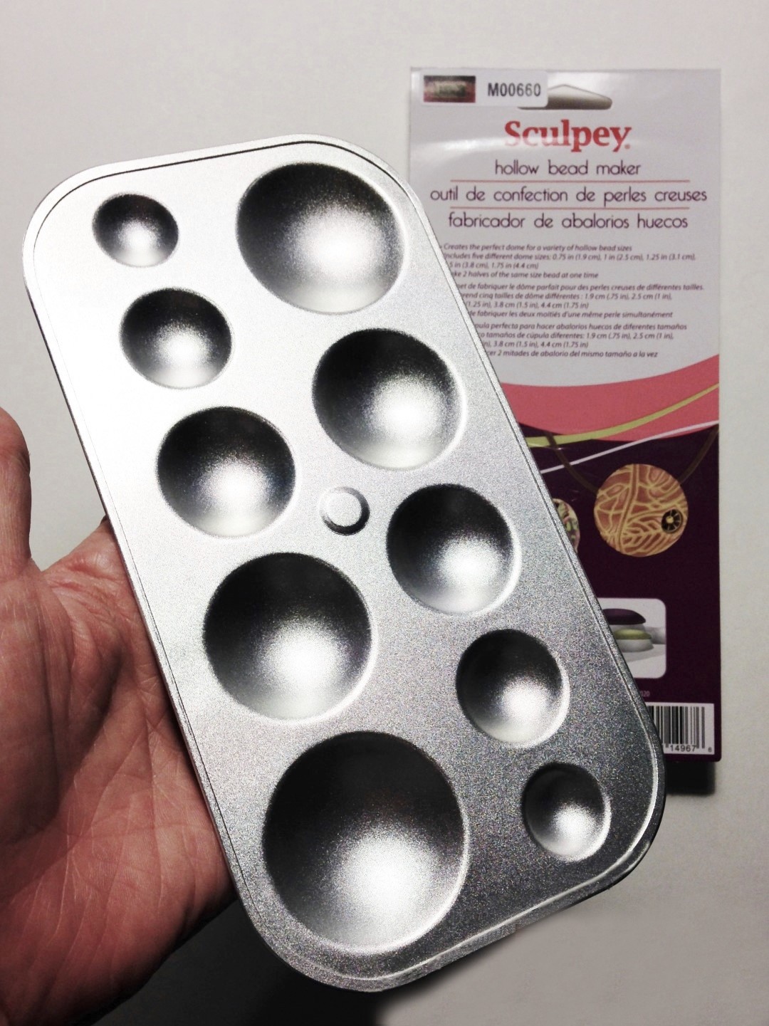 Morezmore M00660 1pc Sculpey Hollow Bead Maker Half Sphere Dome Cabochon Mold