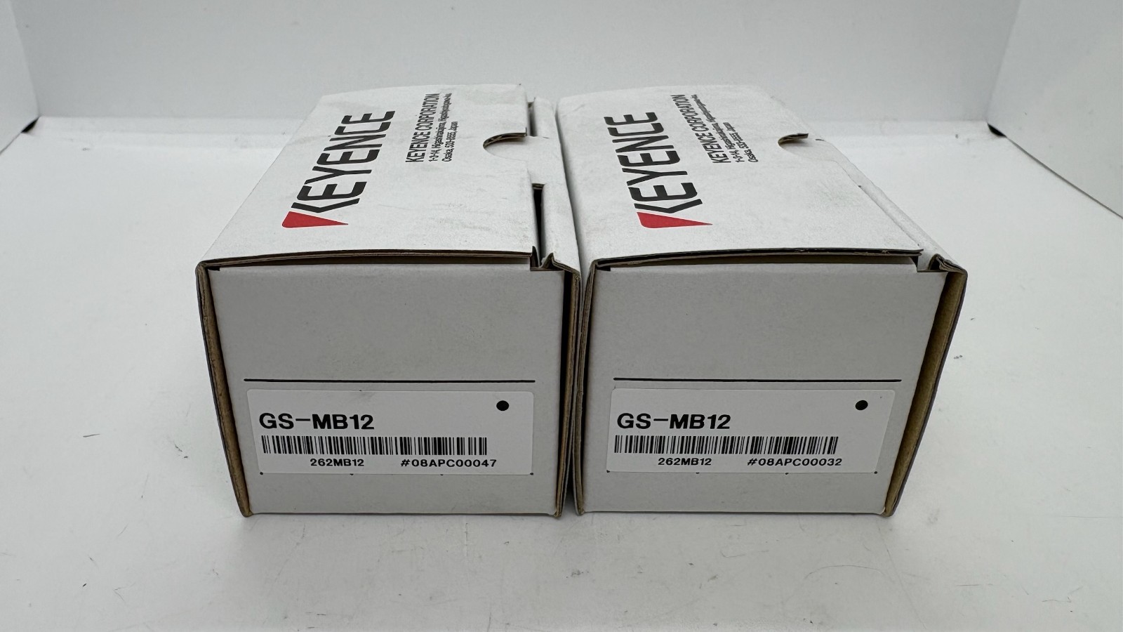 LOT OF 2: Keyence GS-MB12 Hinged door mounting bracket for GS-M5 Series