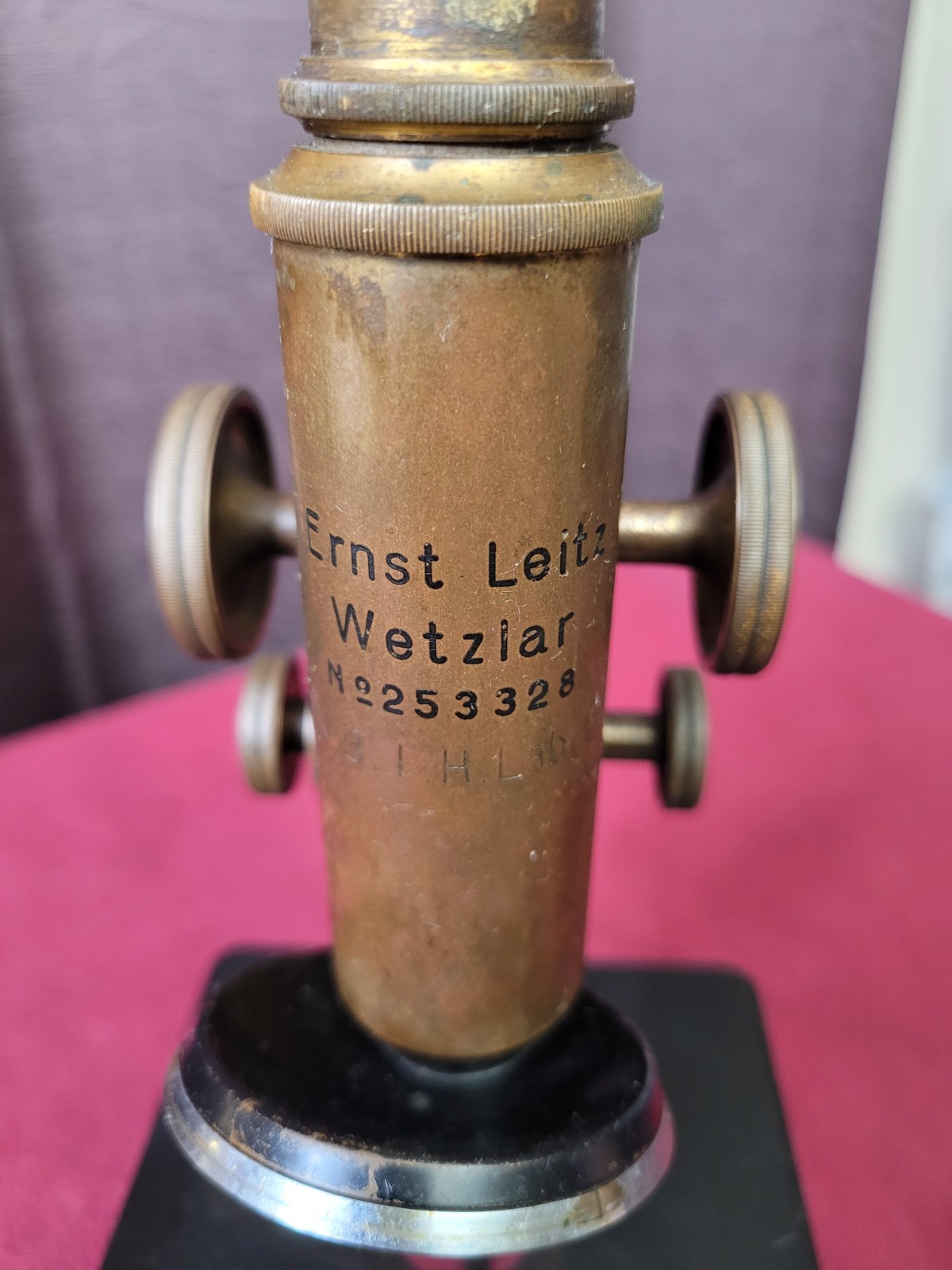 Ernst Leitz Wetzlar MICROSCOPE No. 2253328, vintage, all movements work