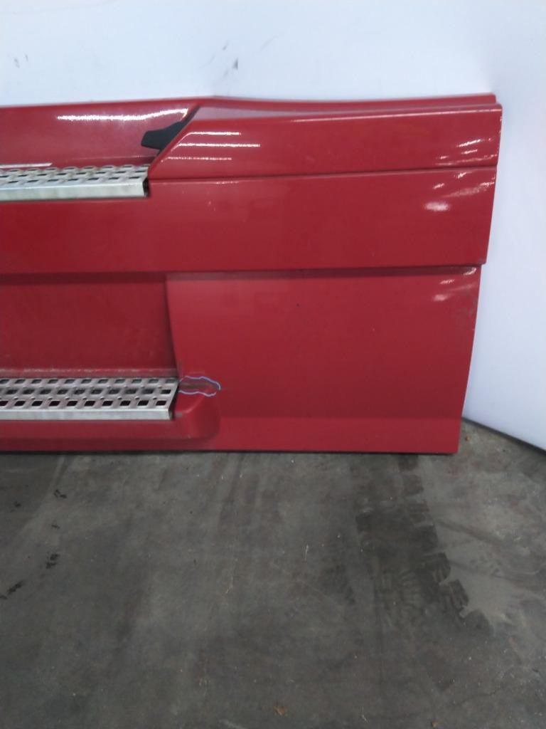 For 2009 VOLVO VNL SIDE FAIRING Left , MD