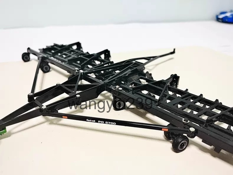 1:64 Alloy Black PD5700 Foldable Sled Model