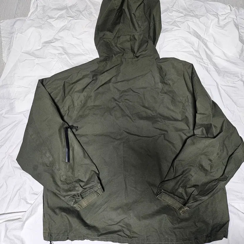 Uniform Bridge Albert Explorer Windbreaker - Size L