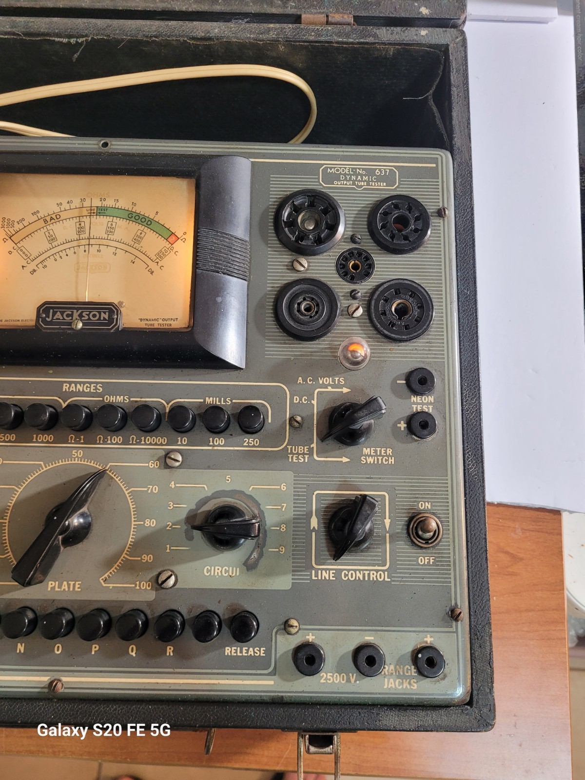 Vintage Jackson Tube Tester Model 637 Powers On UNTESTED
