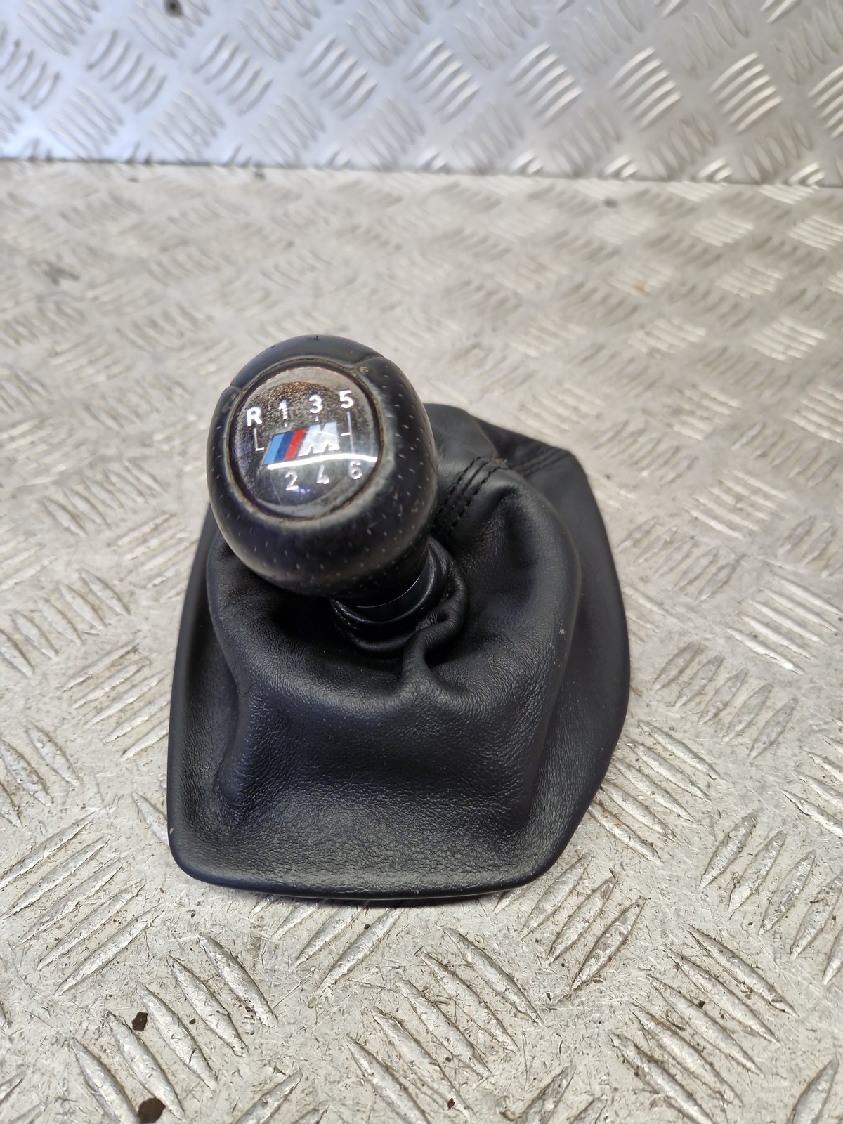 BMW X1 GEAR STICK AND GAITER 2284004-01 E84 2013