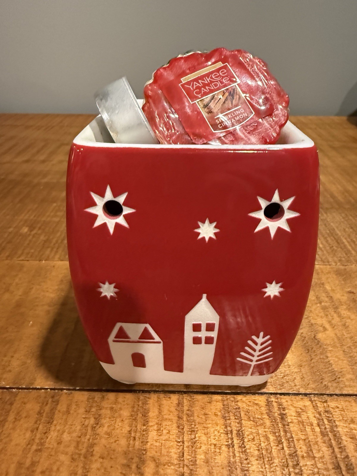 Yankee Candle Christmas Tart Warmer Tealight Winter Holiday With 3 Tarts Red