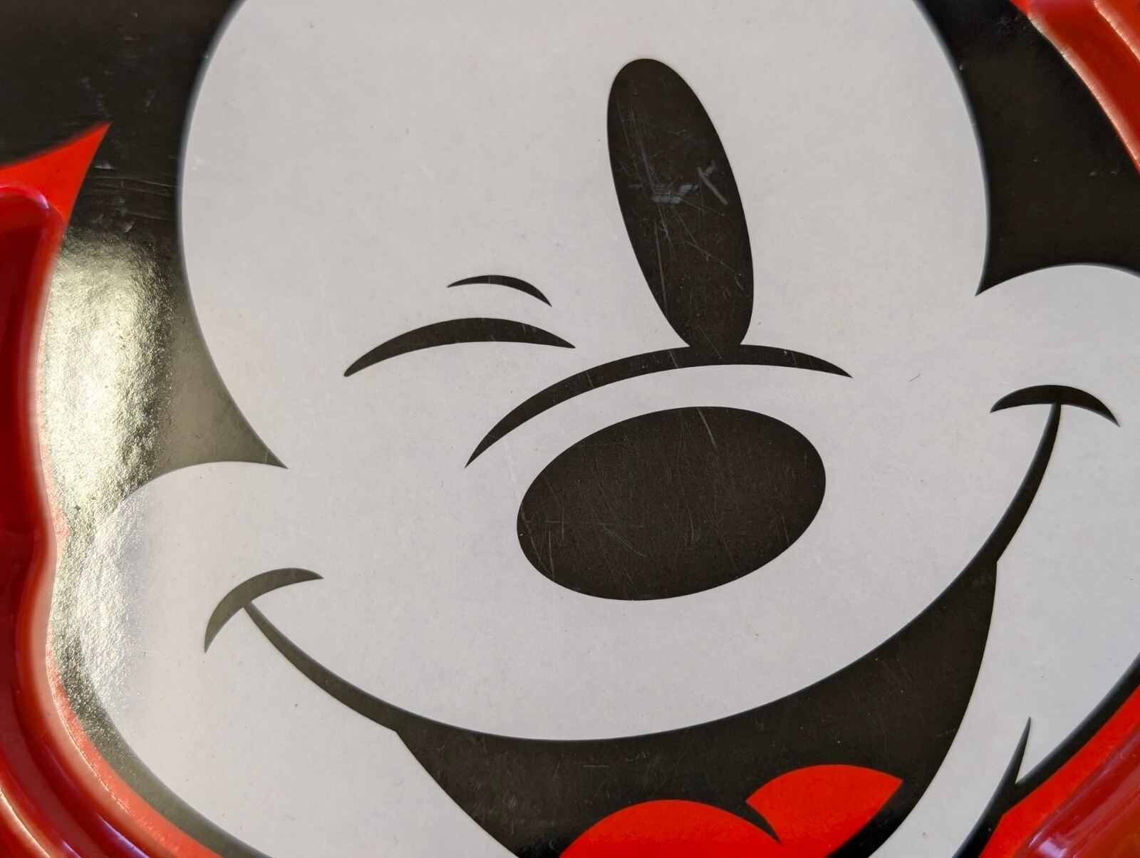 Disney Store mickey and minnie mouse plastic childrens plates