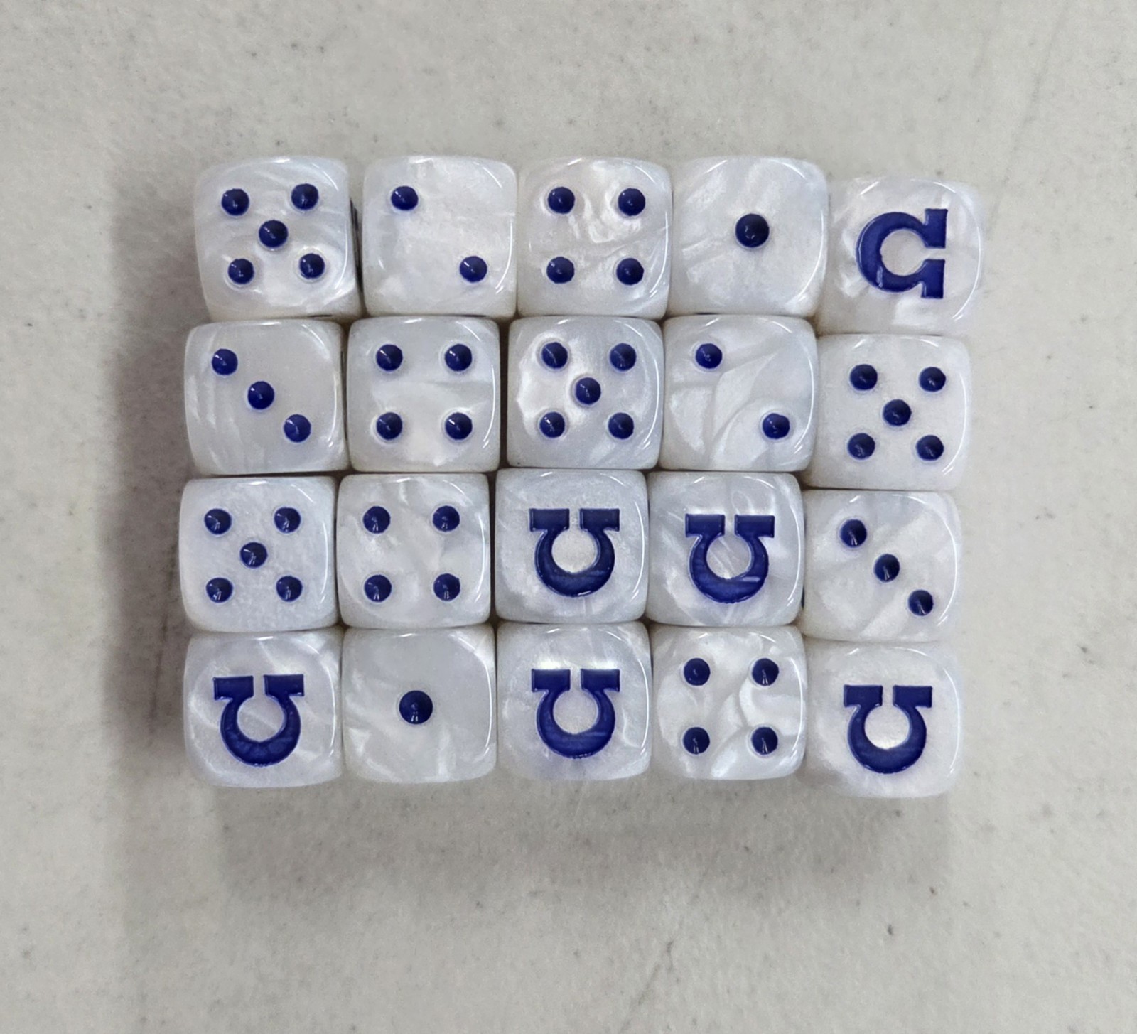 Warhammer Games Workshop Ultramarine Dice (20 Dice) Marbled White With Blue Dots